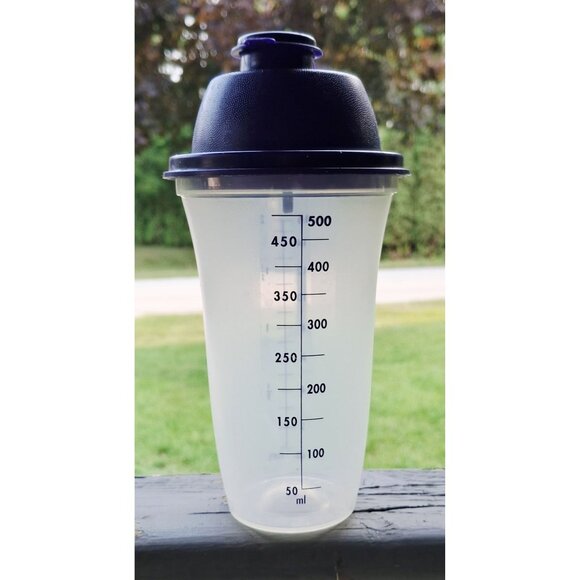 Tupperware Blue & Clear 500ml Measuring Shaker Bottle With Lid - Picture 1 of 4